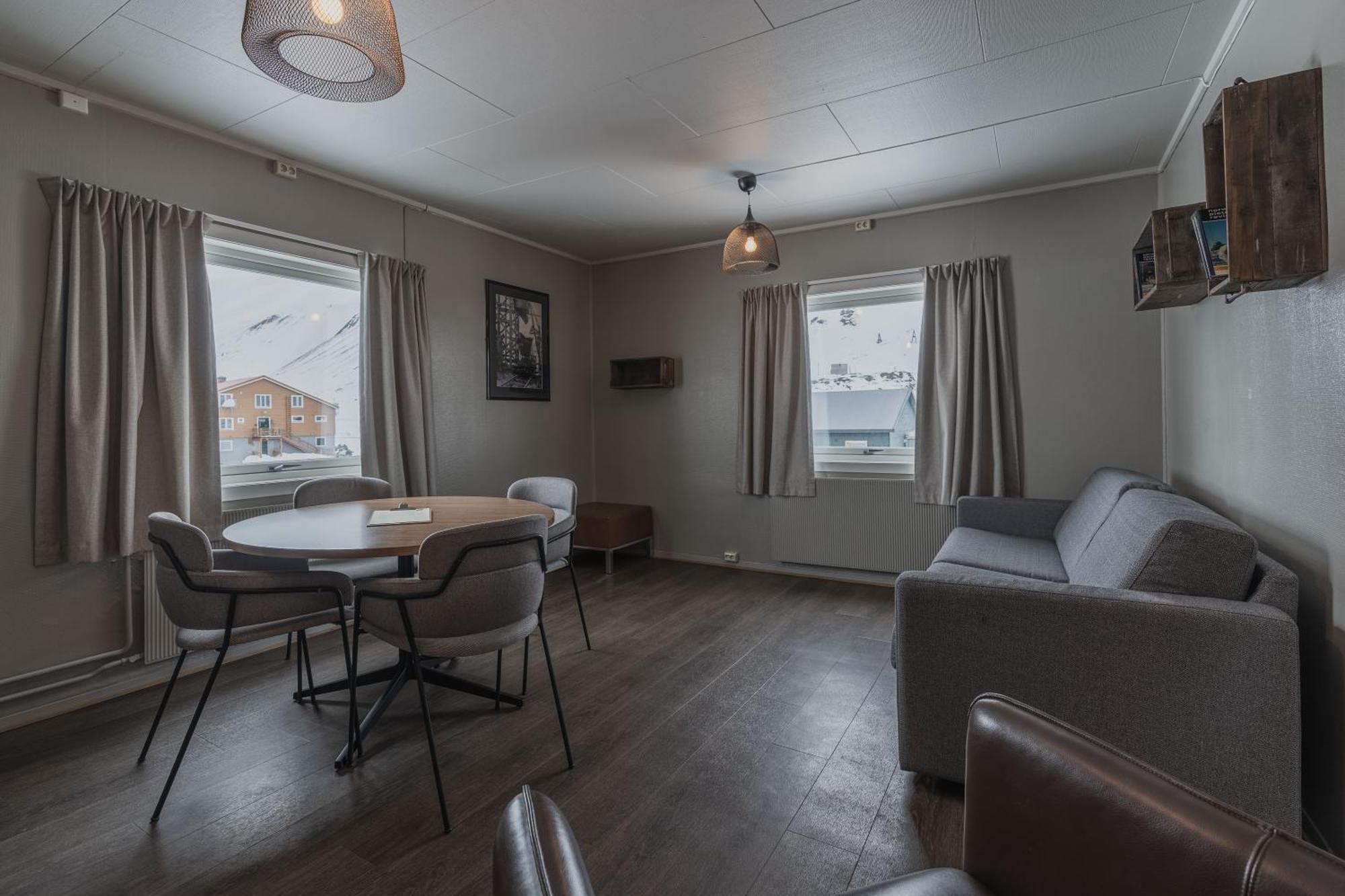 Coal Miners' Cabins Longyearbyen Exterior photo