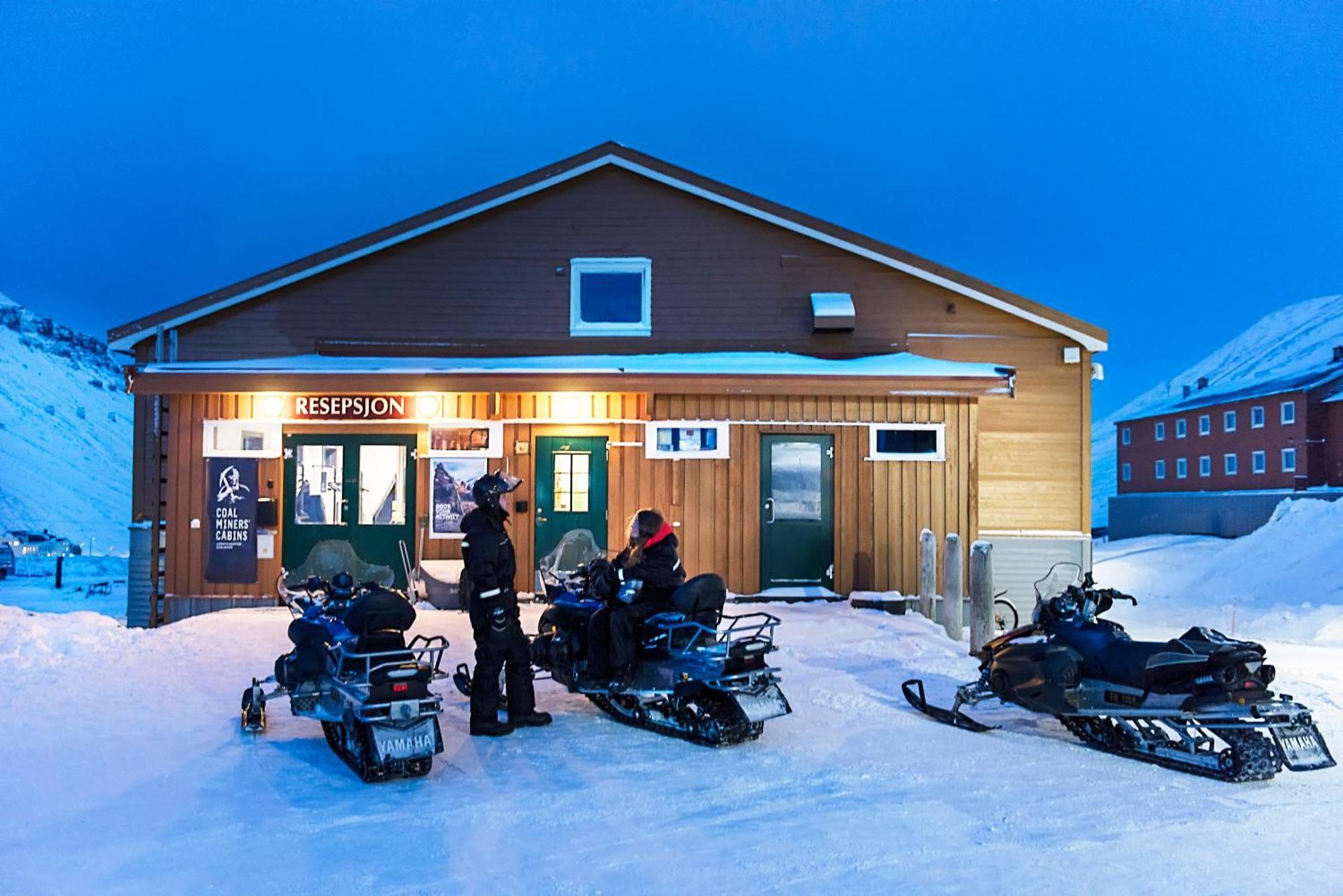 Coal Miners' Cabins Longyearbyen Exterior photo