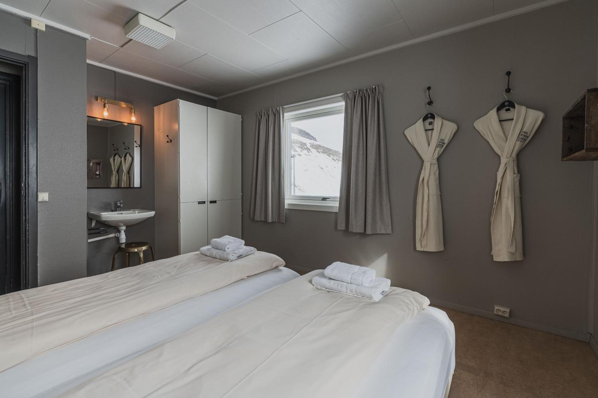 Coal Miners' Cabins Longyearbyen Exterior photo