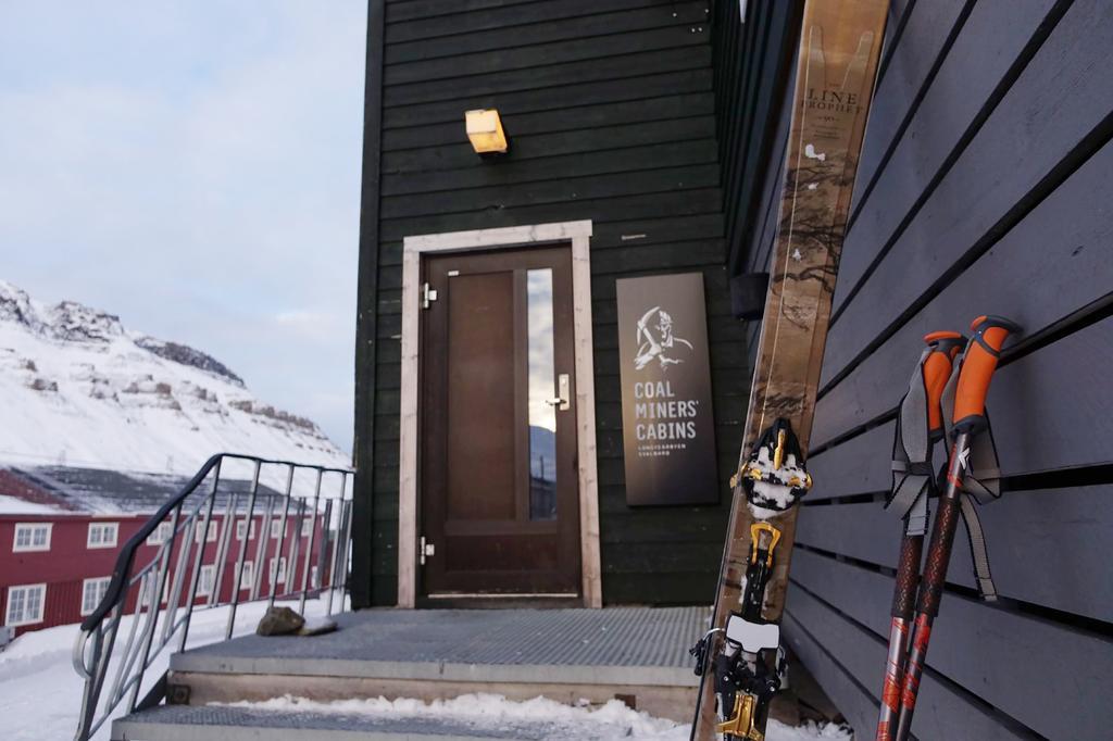 Coal Miners' Cabins Longyearbyen Exterior photo
