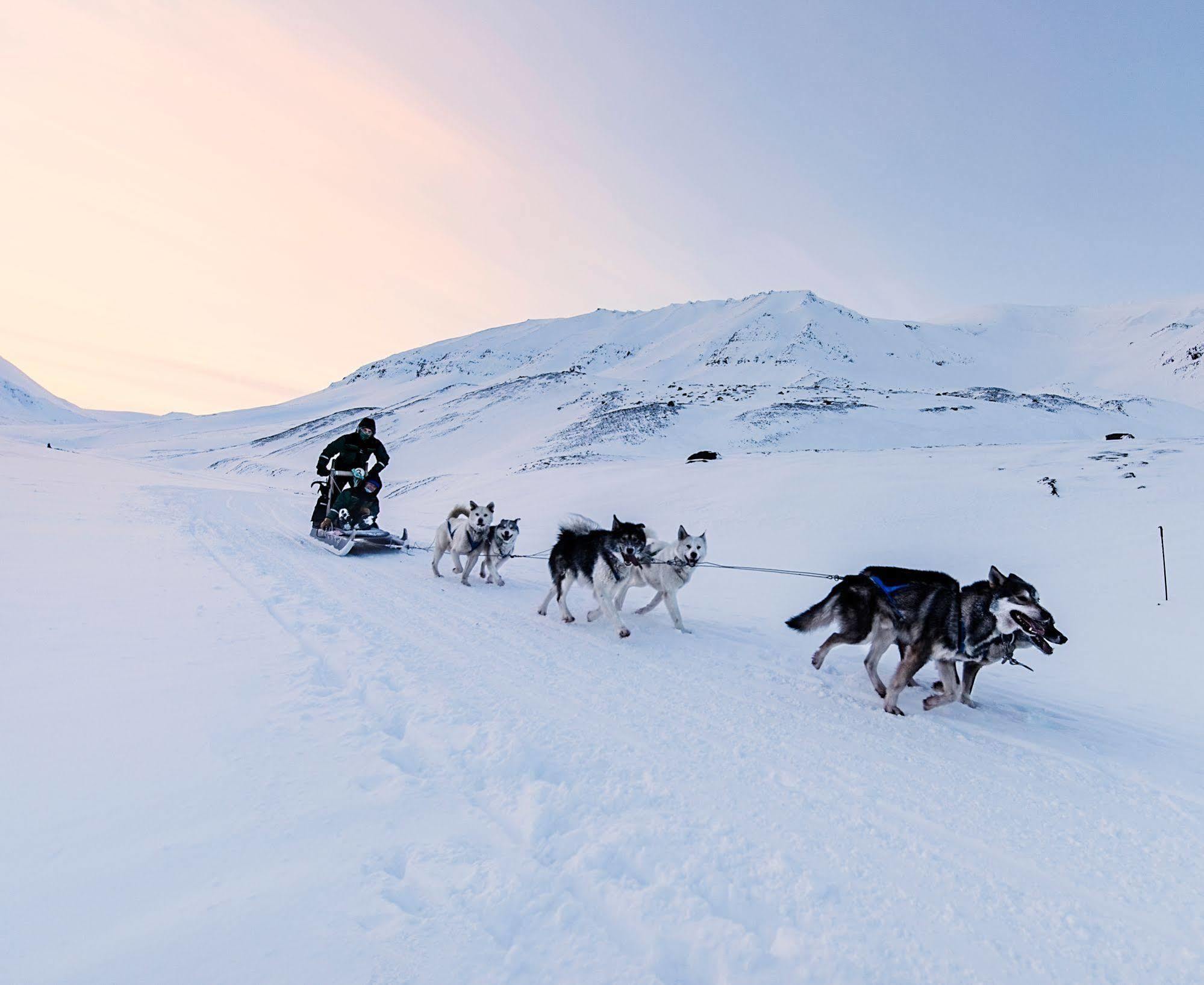 Coal Miners' Cabins Longyearbyen Exterior photo