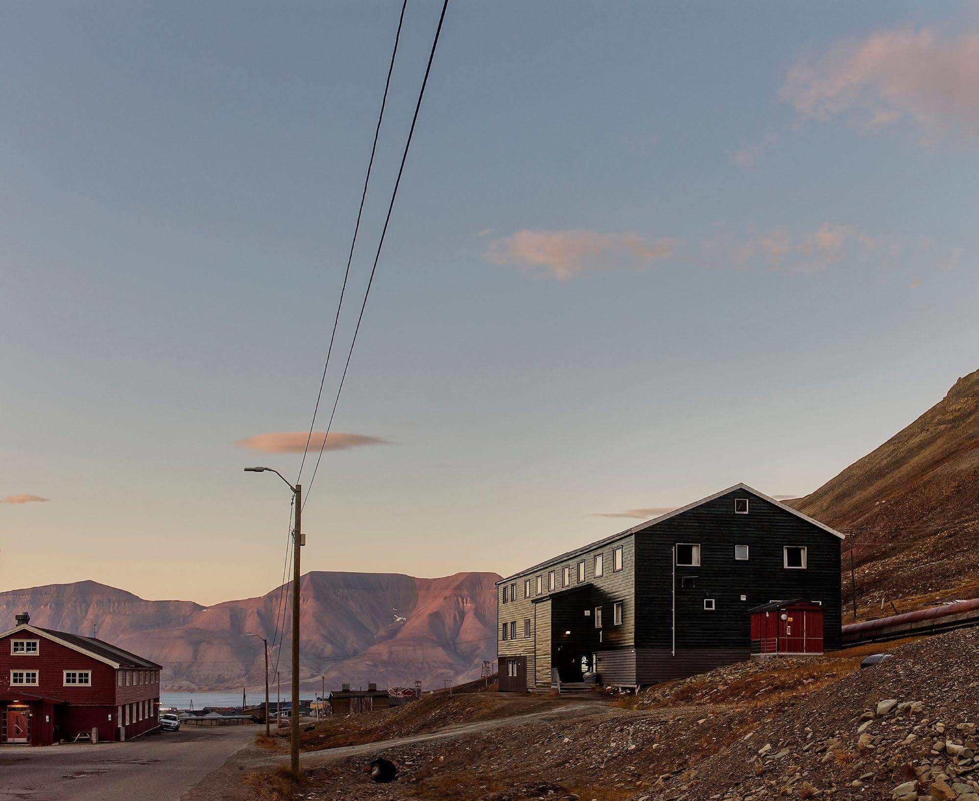 Coal Miners' Cabins Longyearbyen Exterior photo